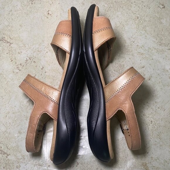 SAS Womens Tan Leather Sandals Adjustable Straps Black Sole Size 8N - Picture 4 of 7